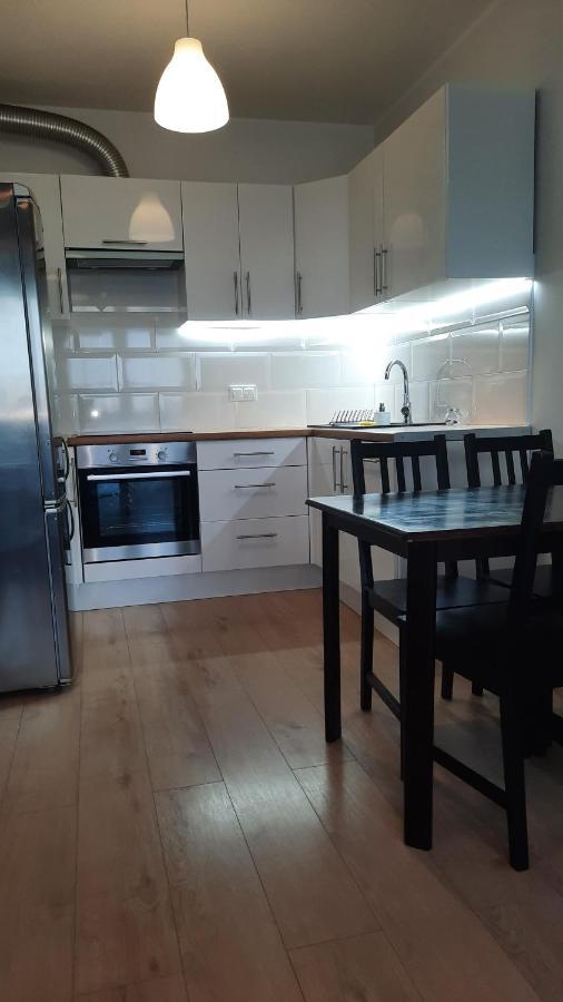 Ursa - Wygodny Apartament I Bezplatny Parking Na Miejscu Apartment Варшава Екстериор снимка